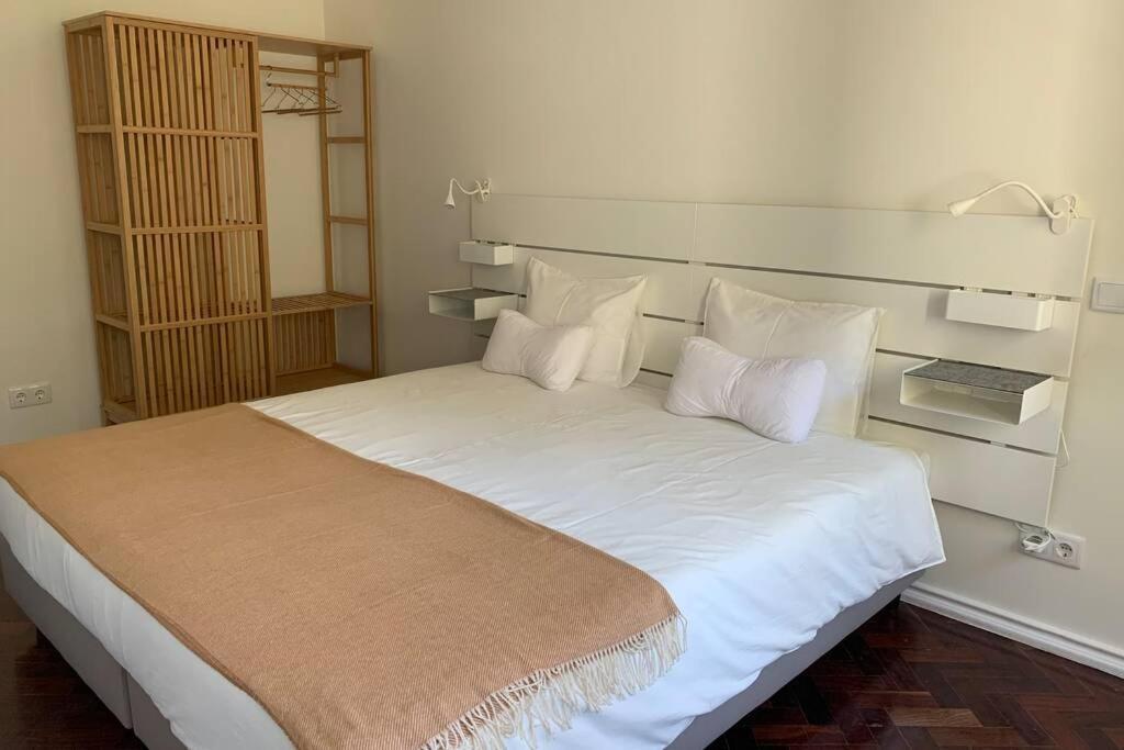 Casa Do Largo Sardinha - Very Central Apartment With Ac Lisboa Eksteriør billede